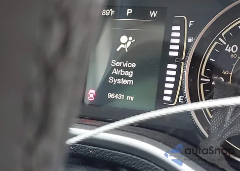 2014 Jeep Cherokee Latitude z USA, uszkodzony, nr VIN 1C4PJMCS7EW247973